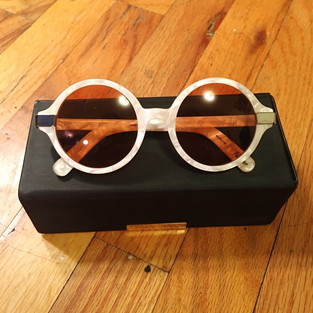 Elizabeth and James pearlescent frame sunglasses